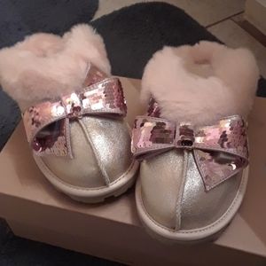 UGG❣ NIB❣COQUETTE SLIPPERS